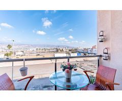 PISO DE 3 DORMITORIOS, 2 BAÑOS, PISCINA Y GARAJE