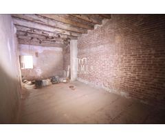 CASA CÉNTRICA CON MUCHAS POSIBILIDADES