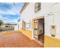 Casa en Venta en Arboleas, Almería