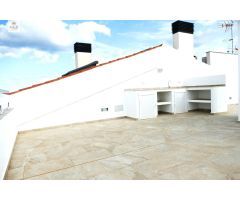 CASA REFORMADA CON VISTAS AL MAR Y GARAJE EN MAHÓN