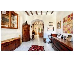 CASA DE PUEBLO DE 202 M2 CON PATIO DE 60 M2 EN VENTA EN BINISSALEM