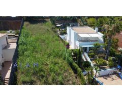 Parcela para construïr una casa de 680m2 con vistas al mar