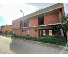 PARCELA CON ESTRUCTURA + PROYECTO BASICO y VISADO de OBRA