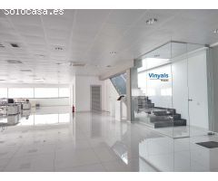 Oficinas de diseño y patio!