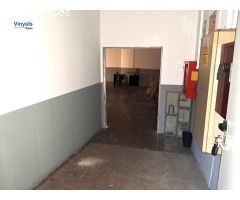 Rampa de acceso y montacargas!