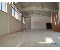 Nave industrial luminosa y con oficina!