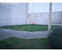 Solar en esquina frente al colegio Bergantiños