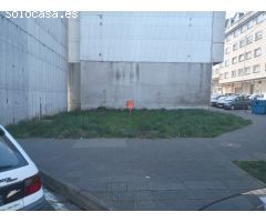 Solar en esquina frente al colegio Bergantiños