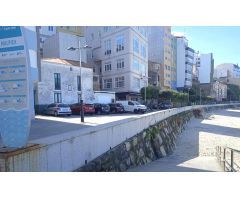 Casa en el paseo de la playa en Malpica