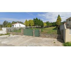 Finca urbana con cierre en Leiloio - Malpica