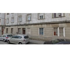 Se vende lote de 3 pisos en c/Gran Vía, Carballo
