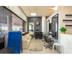 Se vende o se traspasa local comercial cerca de la playa, en San Eugenio Bajo, Adeje