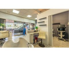 Se vende o se traspasa local comercial cerca de la playa, en San Eugenio Bajo, Adeje