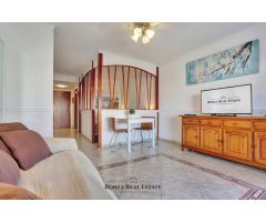 Se alquilo solamente por 3 meses estudio con terraza en los cristianos