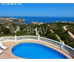 Se vende espectacular villa con vistas en una zona pintoresca cerca de Moraira