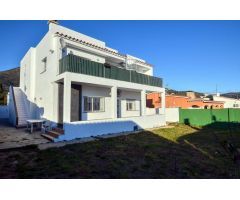 Casa  independiente 5 habitaciones  con vistas al mar y jardín