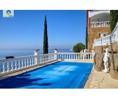 Maginifica VILLA con vistas al mar y piscina en Roses