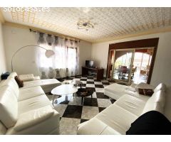 Casa con 8 dormitorios con apartamento separado, garaje para 6 coches y piscina cubierta