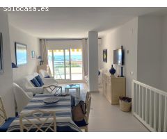 Ático dúplex con vistas al mar en Roses cerca de la playa con parking