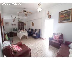 VENTA AMPLIA CASA CÉNTRICA CON GARAJE