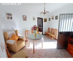 VENTA AMPLIA CASA CÉNTRICA CON GARAJE