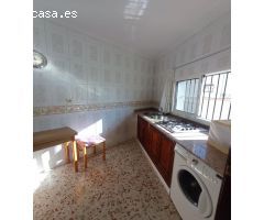VENTA AMPLIA CASA CÉNTRICA CON GARAJE
