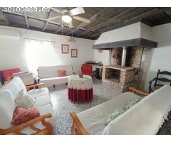 VENTA PARCELA CON 2 CASAS Y 2 PISCINAS. VILLAMARTIN