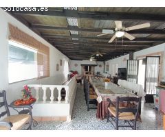 VENTA PARCELA CON 2 CASAS Y 2 PISCINAS. VILLAMARTIN