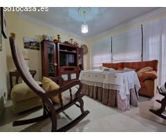 VENTA AMPLIA CASA INDEPENDIENTE. ZONA MULERA