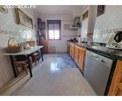 VENTA AMPLIA CASA INDEPENDIENTE. ZONA MULERA