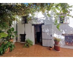 VENTA FANTÁSTICA VIVIENDA CON AMPLIO PATIO. BENAOCAZ