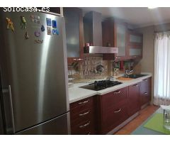 AMPLIO PISO DE CUATRO HABITACIONES CON PATIO DE 50 METROS Y GARAJE INCLUIDO
