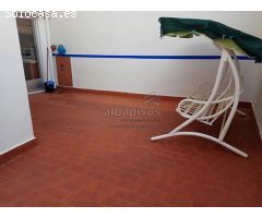 AMPLIO PISO DE CUATRO HABITACIONES CON PATIO DE 50 METROS Y GARAJE INCLUIDO