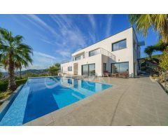 Villa de Lujo en Alquiler en Santa Susanna de Peralta, Barcelona