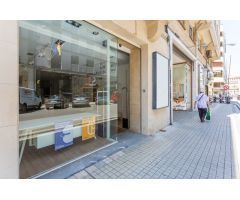 LOCAL MUY CENTRICO CON MUCHO PASO,PARA SUPERMERCADO,DELEGACION,GIMNASIO,SEGUROS,ETC..