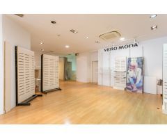 LOCAL MUY CENTRICO CON MUCHO PASO,PARA SUPERMERCADO,DELEGACION,GIMNASIO,SEGUROS,ETC..