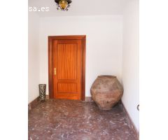 CASA DE PUEBLO MUY AMPLIA  EN EL CENTRO DEL PUEBLO