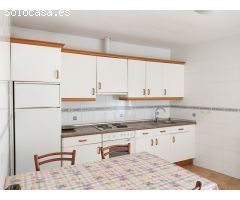 CASA DE PUEBLO MUY AMPLIA  EN EL CENTRO DEL PUEBLO
