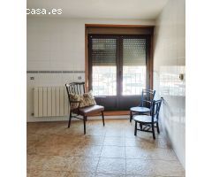 CASA DE PUEBLO MUY AMPLIA  EN EL CENTRO DEL PUEBLO