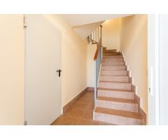 Se vende adosado con vistas panorámicas.