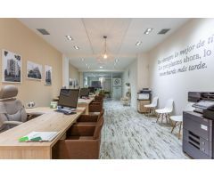 LOCAL COMERCIAL EN EL II ENSANCHE DE PAMPLONA CERCA DE CARLOS III REFORMADO PARA CUALQUIER NEGOCIO