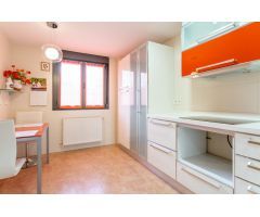 CHALET ADOSADO EN EGÜES CON ELEVADOR-ASCENSOR