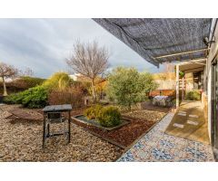 MAGNIFICO CHALET INDEPENDIENTE CON JARDIN Y PISCINA