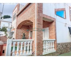 ESPECTACULAR CHALET CON PISCINA EN CATADAU