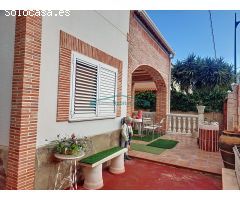 ESPECTACULAR CHALET CON PISCINA EN CATADAU