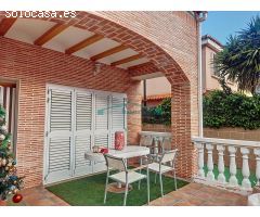 ESPECTACULAR CHALET CON PISCINA EN CATADAU