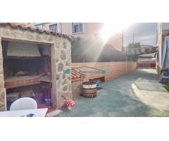 ESPECTACULAR CHALET CON PISCINA EN CATADAU
