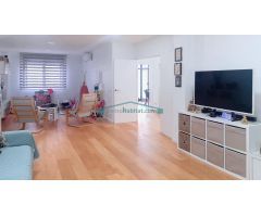 maravilloso chalet adosado en la urbanización Maravisa, en La Pobla de Vallbona