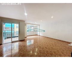 Tu nuevo hogar te espera en Paterna!! Amplio y luminoso piso en el Alborgí, con gran potencial!!