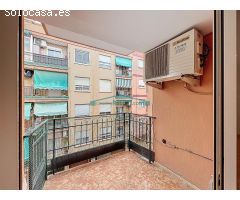 Tu nuevo hogar te espera en Paterna!! Amplio y luminoso piso en el Alborgí, con gran potencial!!